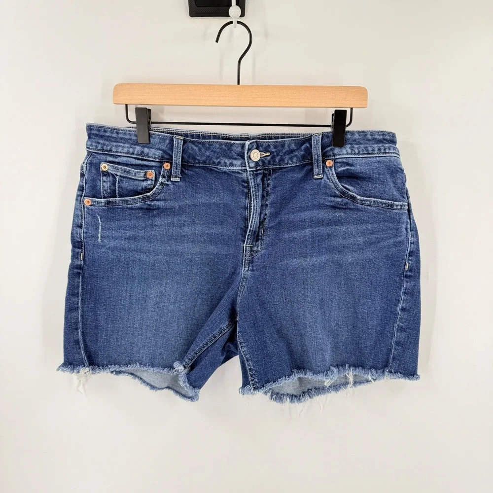 Gap Denim Shorts Blue 14/32 Raw Hem‎ Mid Rise 5 Inch Inseam Classic Timeless
